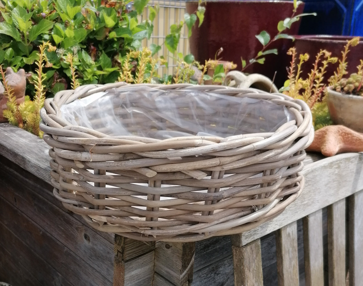NEU !! Sehr stabiler Pflanzkorb ø ca. 43 cm aus Weide / Rattan - Naturprodukt Katzen - oder Hundekörbchen