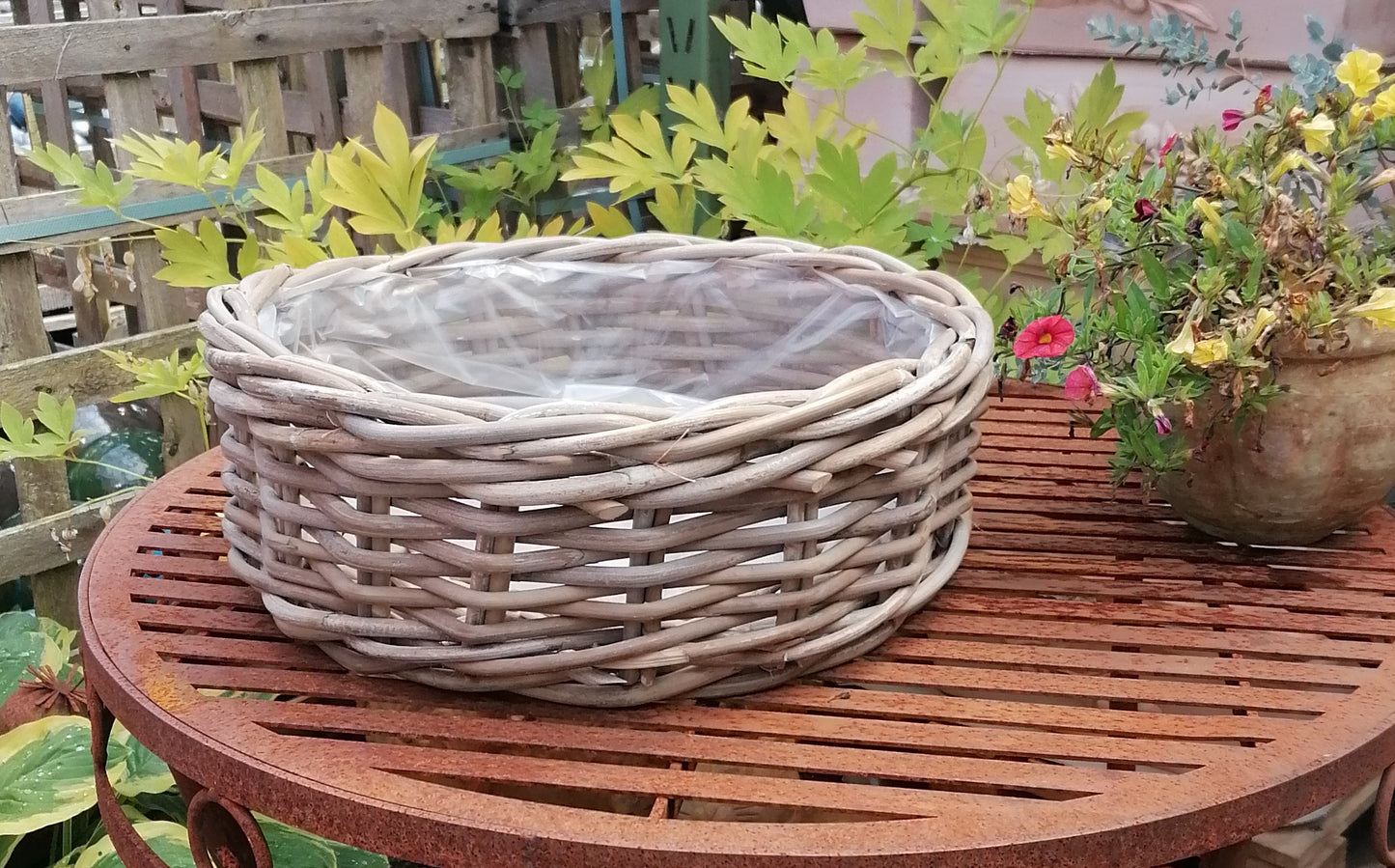 NEU !! Sehr stabiler Pflanzkorb ø ca. 43 cm aus Weide / Rattan - Naturprodukt Katzen - oder Hundekörbchen