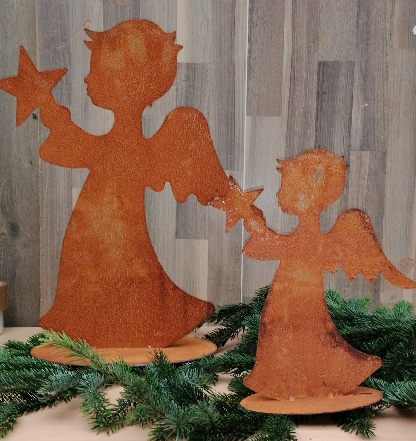 NEU !! Engel mit Stern und Flügel ca. 31 cm hoch aus Metall in Edelrost, Weihnachtsdeko Advent Trauer