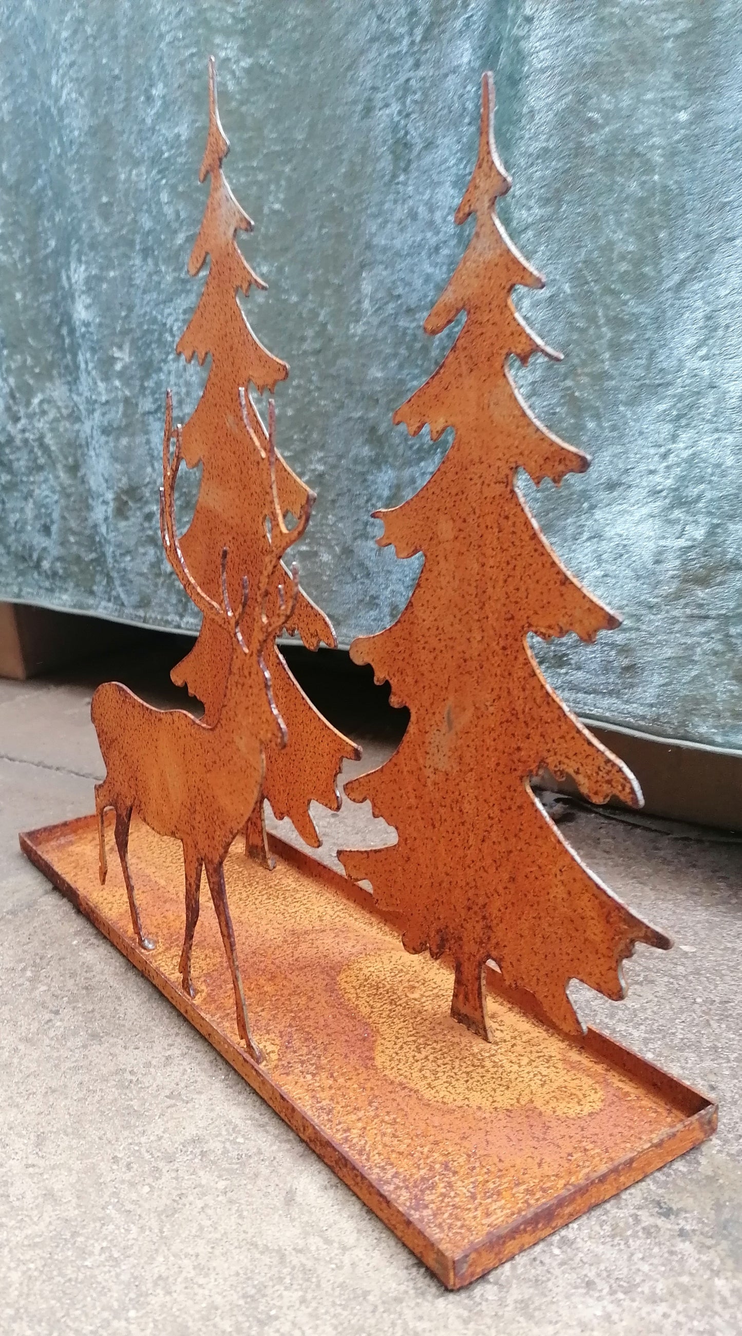 NEU !! Hirsch im Wald ca. 33 cm breit aus Metall in Edelrost in 3D-Optik Weihnachten Deko Tannenbaum Weihnachtsbaum Teelichthalter Kerzenständer Wald Jagd