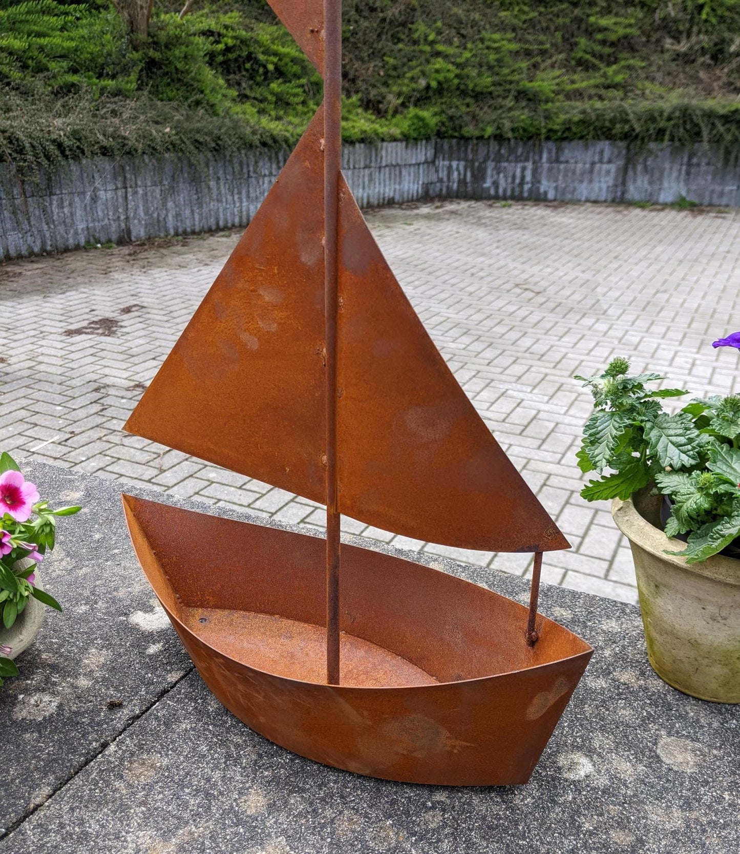 NEU !! Segelboot - Schiff bepflanzbar ca. 51 cm breit aus Metall in Edelrost Pflanzgefäß Blumentopf Wasser Teich Maritim