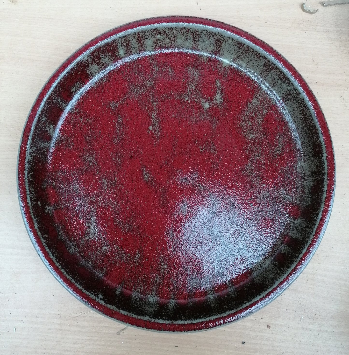 NEU !! Winterfester Untersetzer Teller Vogeltränke ø ca. 30 cm aus Steinzeug dunkelrot / oxblood glasiert Insektentränke Vogelbad Garten Blumentopf