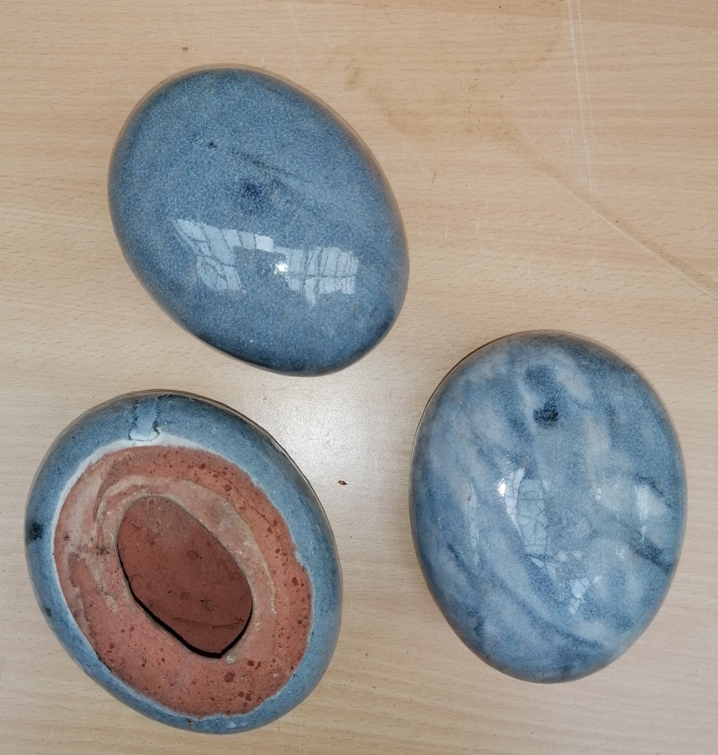 NEU !! 3er Set kleine ovale Eier - Steine aus frostfesten doppeltglasierten graublau marmorierten Steinzeug Dekoration