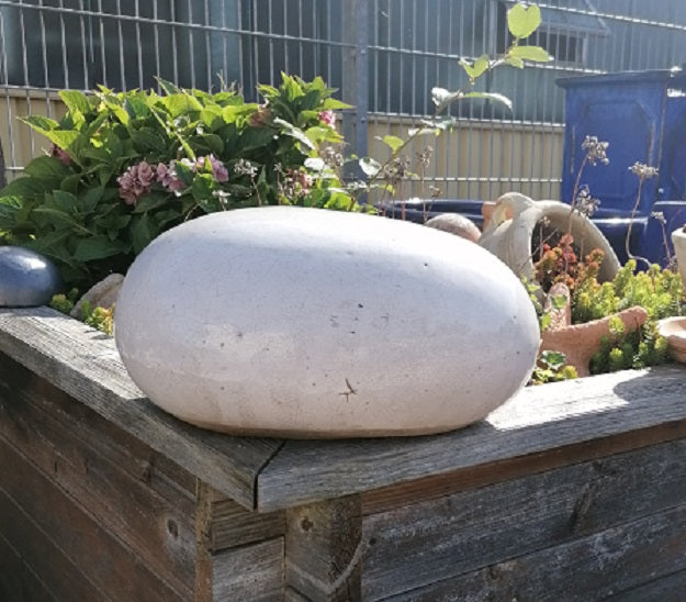 NEU !! Stein Ei Kugel oval aus frostfesten Steinzeug weiß ca. 32 x 24 cm Dekoration