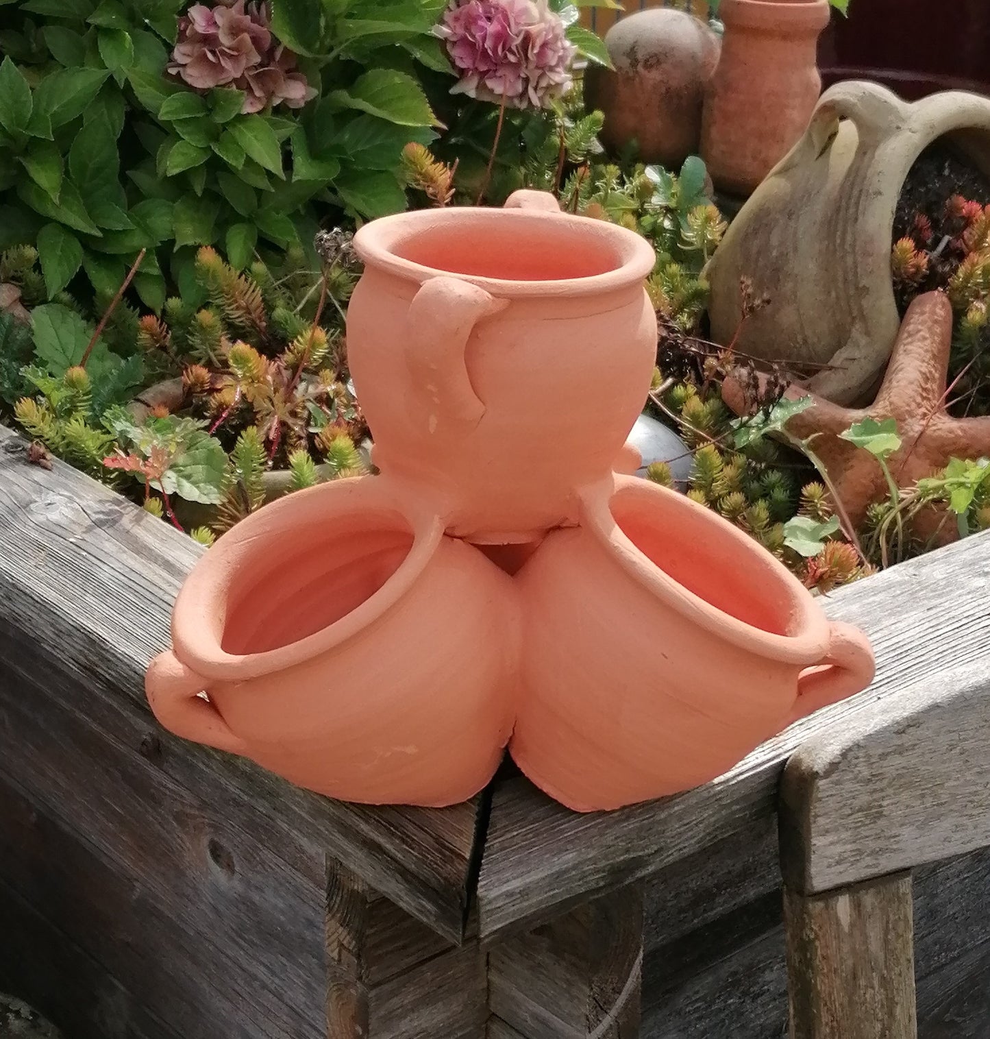 Neu !! Schöner Kräutertopf mit Henkel ca. 25 cm x 25 cm aus rotem Terracotta Terrakotta Erdbeertopf