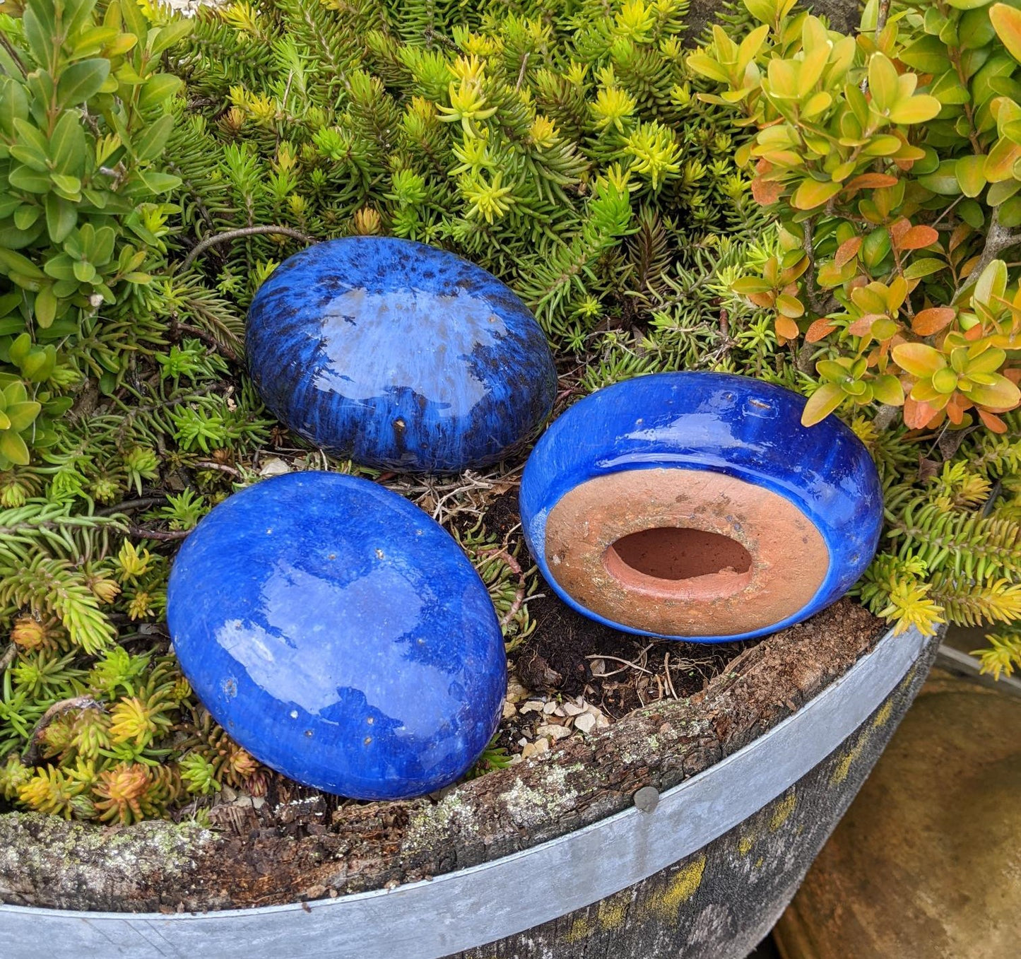 NEU !! 3er Set kleine ovale Eier - Steine aus frostfesten Steinzeug Dekoration