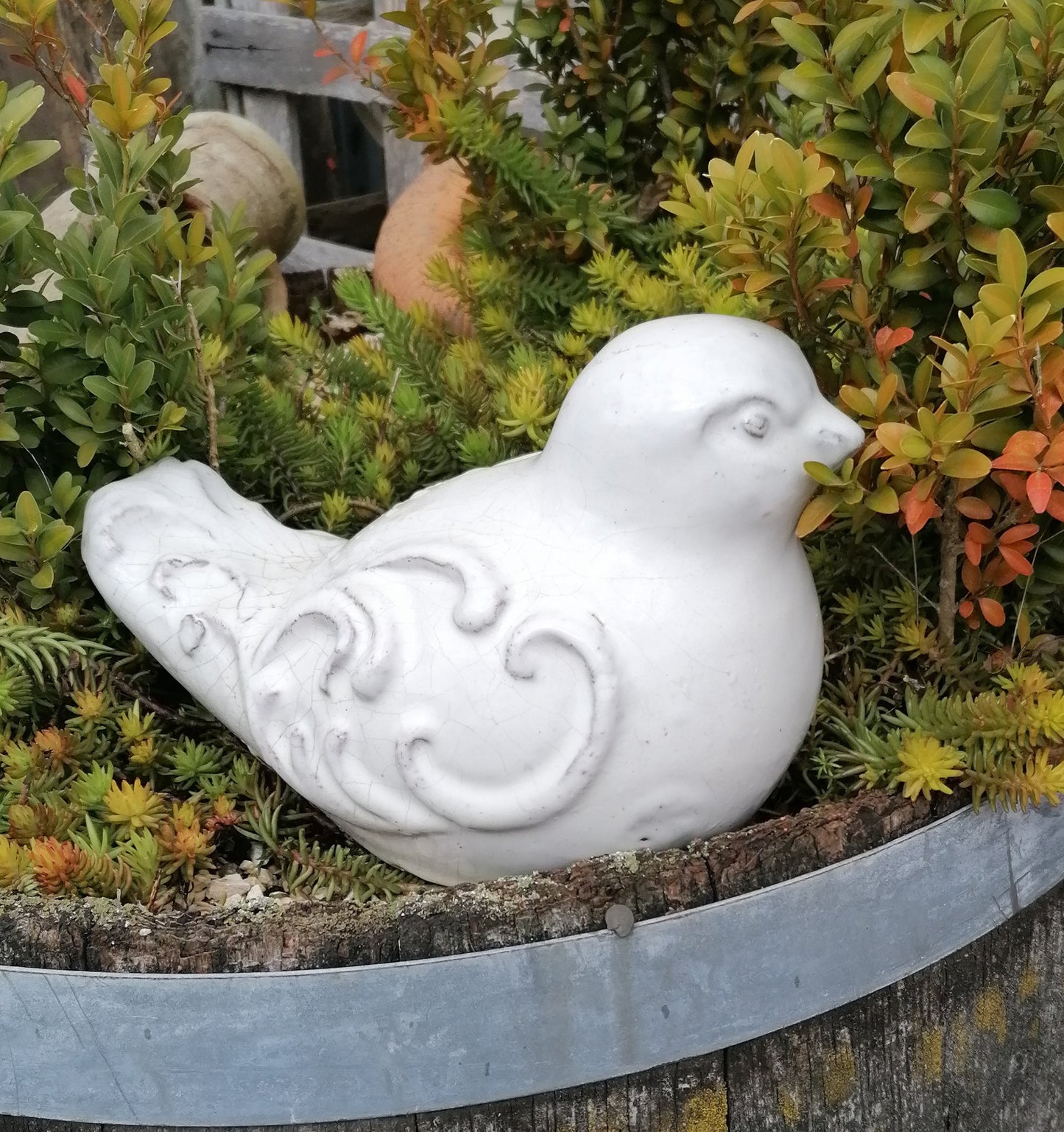 NEU !! 2. Wahl ! Vogel aus frostfesten Steinzeug weiß glasiert ca. 24 cm lang Deko Garten Spatz Figur Taube