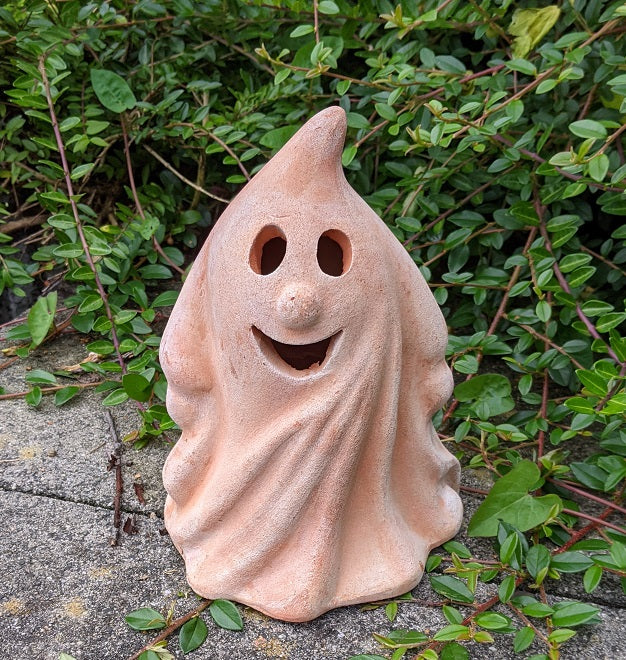 Halloween - Gespenst ca. 22 cm hoch aus Terracotta, beleuchtbar, Herbstdeko