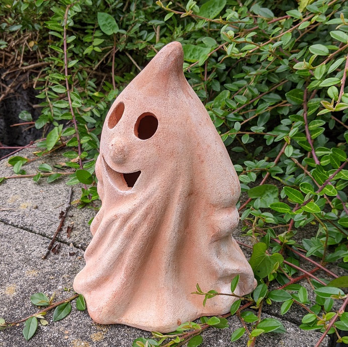 Halloween - Gespenst ca. 22 cm hoch aus Terracotta, beleuchtbar, Herbstdeko