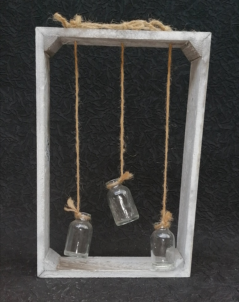 Holzrahmen mit 3 Glasvasen 30 cm hoch zur weiteren Dekoration