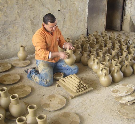 50 Mini-Amphoren, 5 - 8 cm lang, sortiert aus Terracotta Krüge Vasen