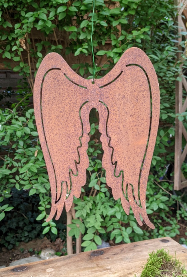 Engelsflügel 16 cm hoch aus Metall in Edelrost zum Hängen Weihnachtsschmuck