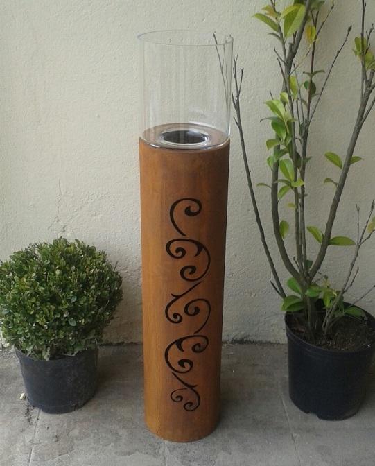 Säule 90 cm hoch mit Glasaufsatz, innen beleuchtbar, stabil aus Metall in Edelrost