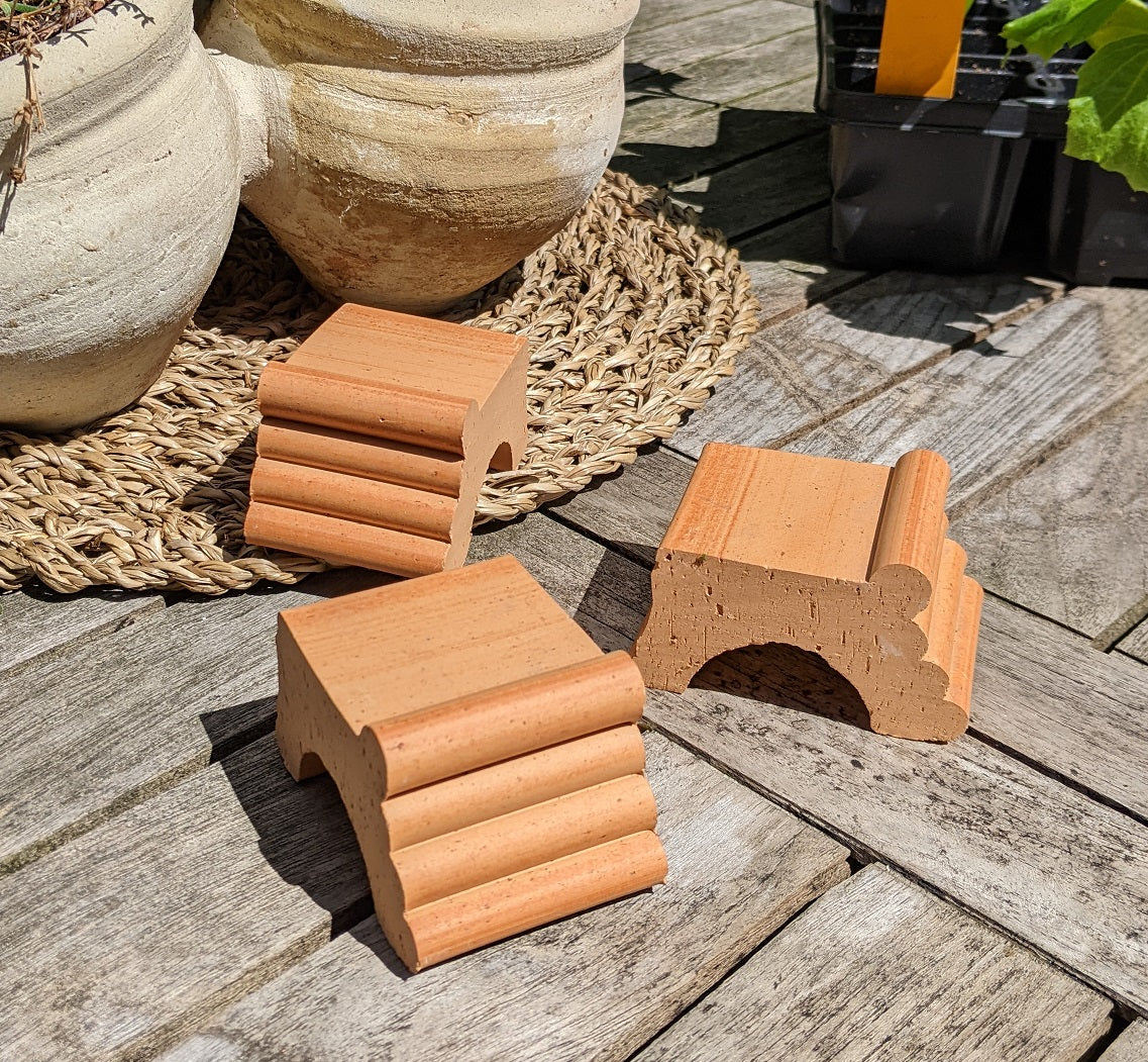 Neu !! Kübelfuß- Untersetzer für Blumentöpfe oder Blumenkübel aus Terracotta