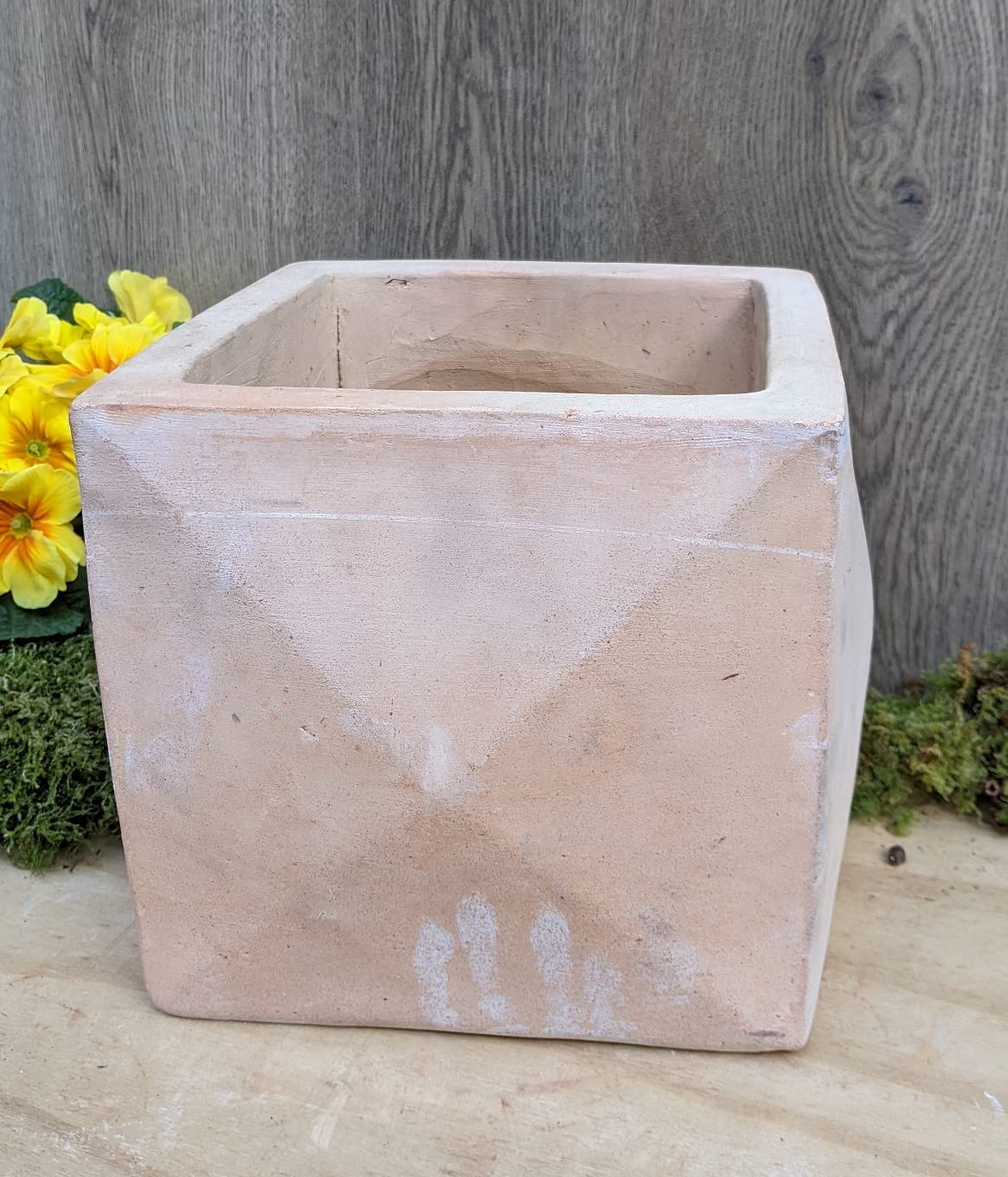 Schöner robuster quadratischer Blumentopf 23 x 23 cm aus roten Terracotta, Pflanzgefäß