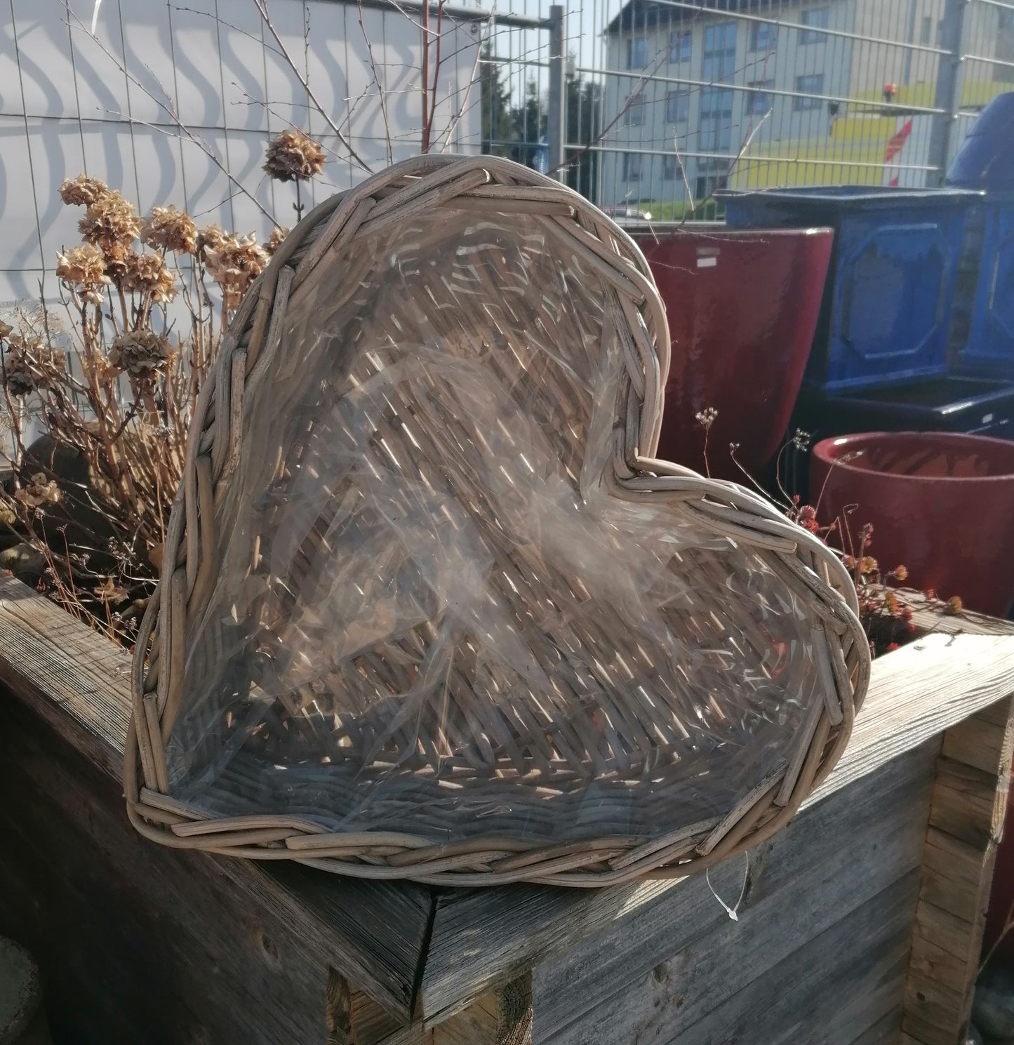 Neu !! Sehr stabiler Pflanzkorb in Herzform ca. 44 cm breit aus Rattan - Weide - Naturprodukt