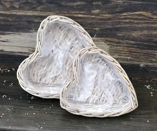 Neu !! 2er Set Hochwertige stabile Pflanzkörbe in Herzform ca. 32 und 25 cm breit aus Rattan - Weide - Naturprodukt Blumentopf Pflanzgefäße