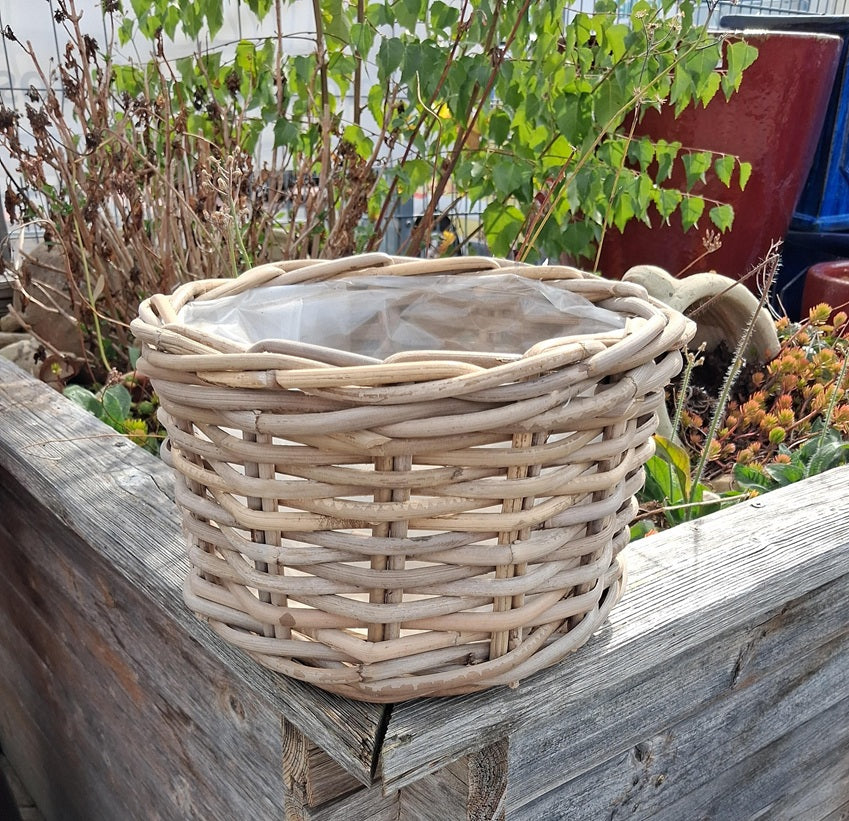 Neu !! Stabiler Pflanzkorb aus Weide - Naturprodukt mit einem Außendurchmesser von 26 cm Handarbeit Übertopf Blumentopf Deko