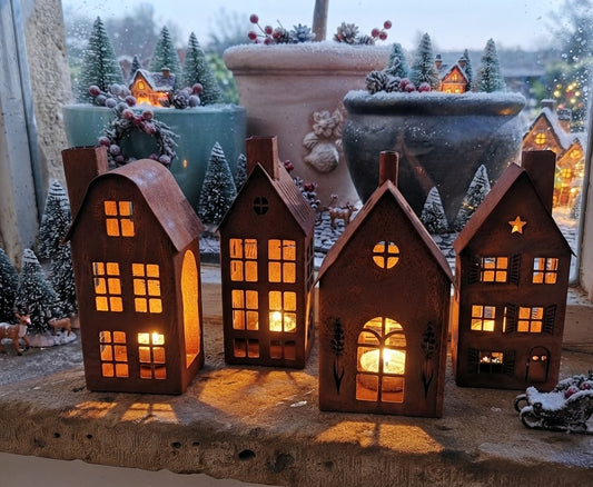 NEU !! 4er Set Windlichthäuser je ca. 26 cm hoch aus Metall in angesagter Rostoptik Deko Weihnachtsdeko Windlichter Advent Fensterschmuck Deko Rost Kerzenhalter