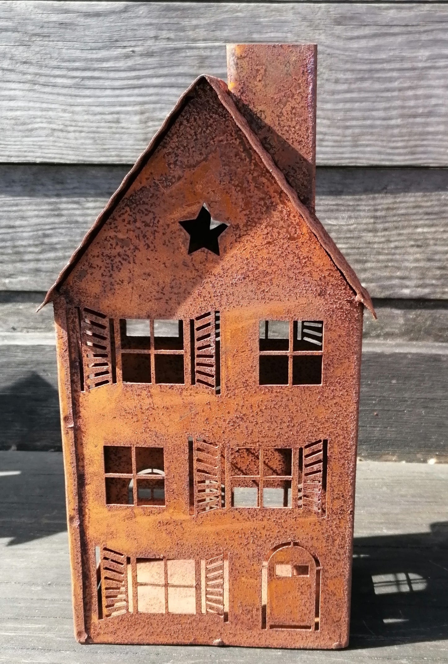 NEU !! Haus - Windlicht ca.26 cm hoch mit Stern aus Metall in Edelrost Beleuchtbar Dekoration Herz