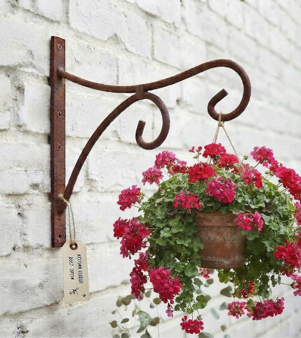 Wandhaken 24 x 25 cm aus Metall in Edelrost Aufhängung Blumenampel