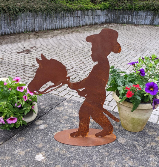 NEU !! Junge mit Steckenpferd ca. 34 cm hoch aus Metall in Edelrost Dekoration