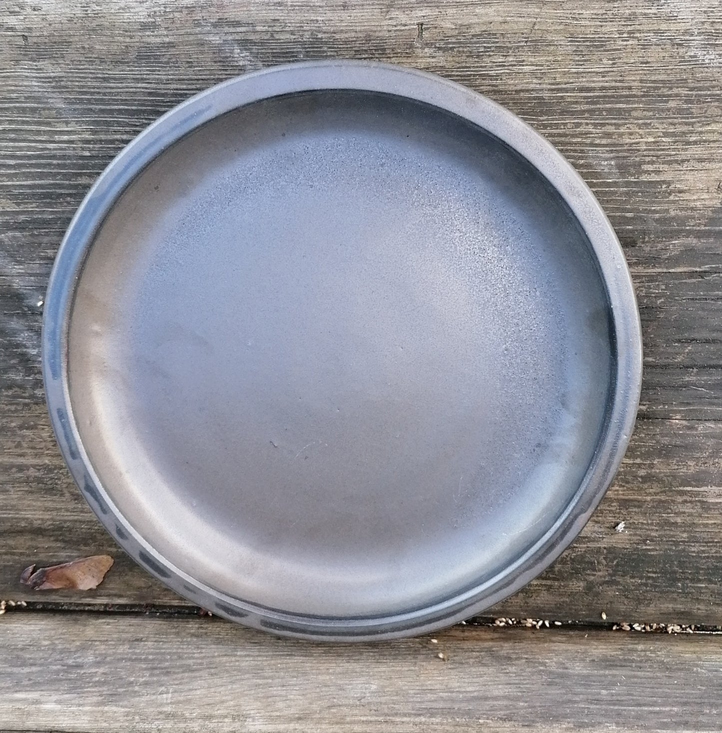 NEU !! Großer winterfester Untersetzer Teller Vogeltränke ø ca. 35 cm aus Keramik grau / anthrazit matt glasiert Insektentränke Vogelbad Garten Blumentopf