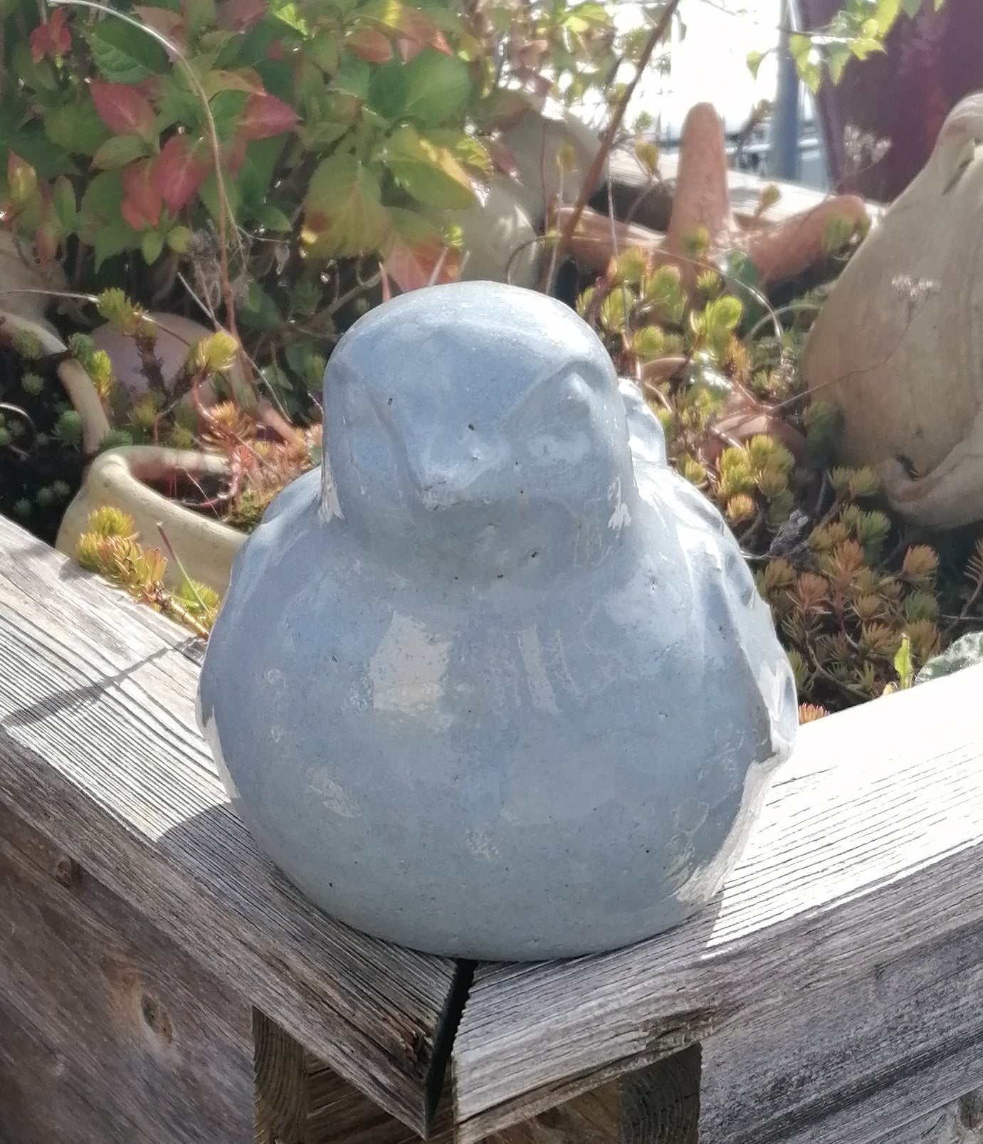 NEU !! 2. Wahl ! Vogel aus frostfesten Steinzeug blaugrau glasiert ca. 24 cm lang Deko Garten Spatz Figur Taube