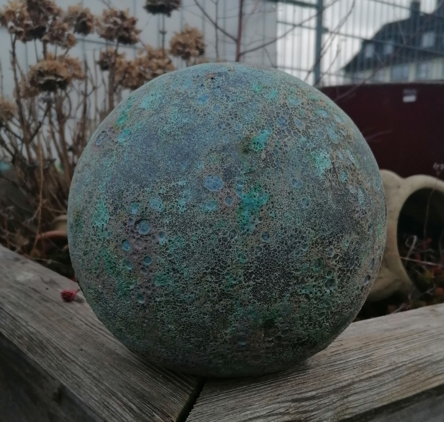 Schöne außergewöhnliche Kugel türkis - grünblau ø ca. 12 cm aus Steinzeug , Deko, Garten, frostfest