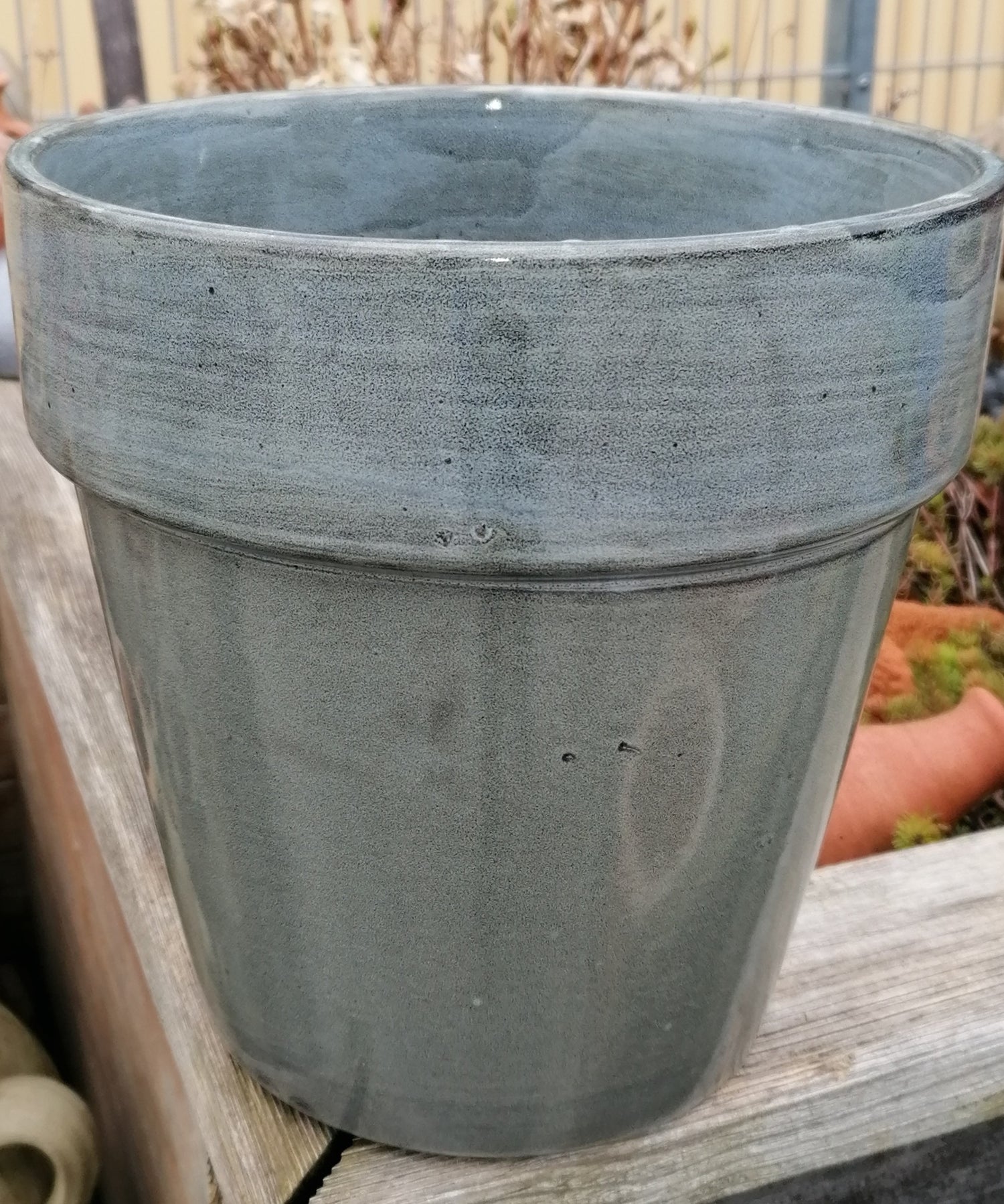 NEU !! Übertopf Blumentopf ø ca. 20 cm aus graugrün glasierter Keramik – La Casa