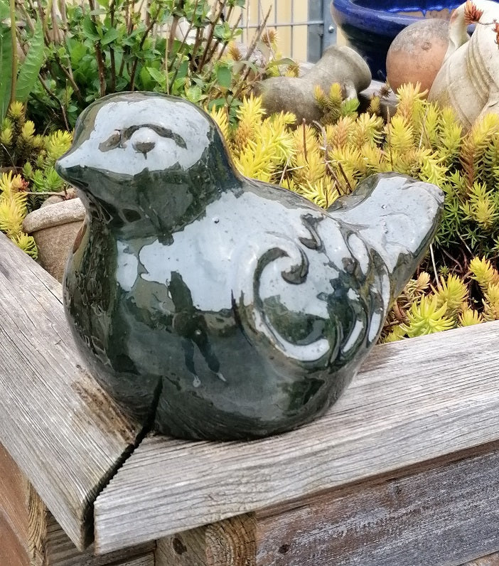 NEU !! 2. Wahl ! Vogel aus frostfesten Steinzeug dunkelgrün glasiert ca. 21 cm lang Deko Garten Spatz Figur Taube