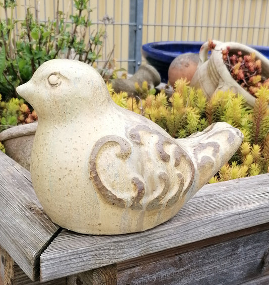 NEU !! 2. Wahl ! Vogel aus frostfesten Steinzeug beige - sandfarben glasiert ca. 16 cm lang Deko Garten Spatz Figur Taube