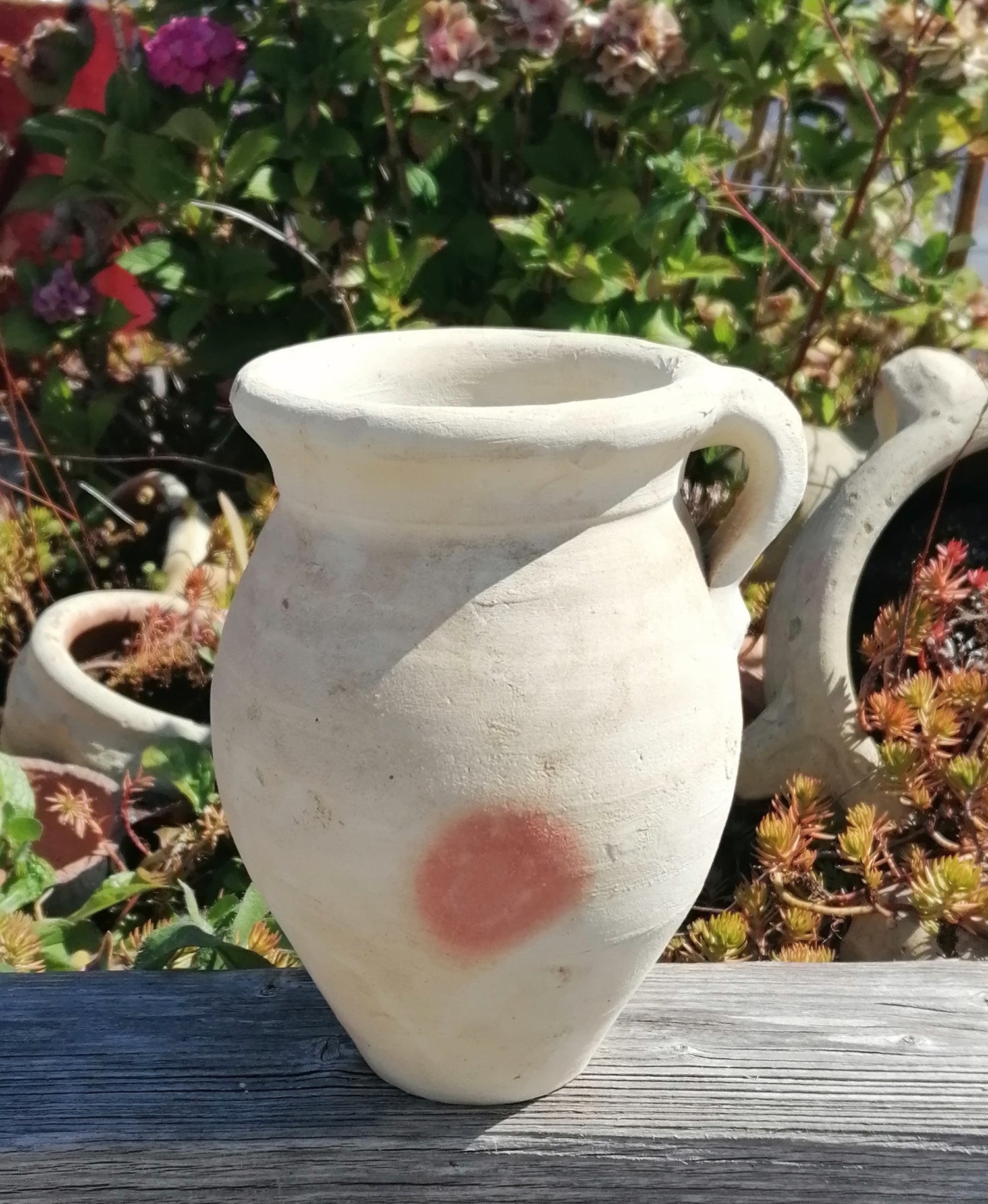 B-WARE ! Rustikal handgetöpferter Krug ca. 18 cm hoch aus Terracotta, – La Casa