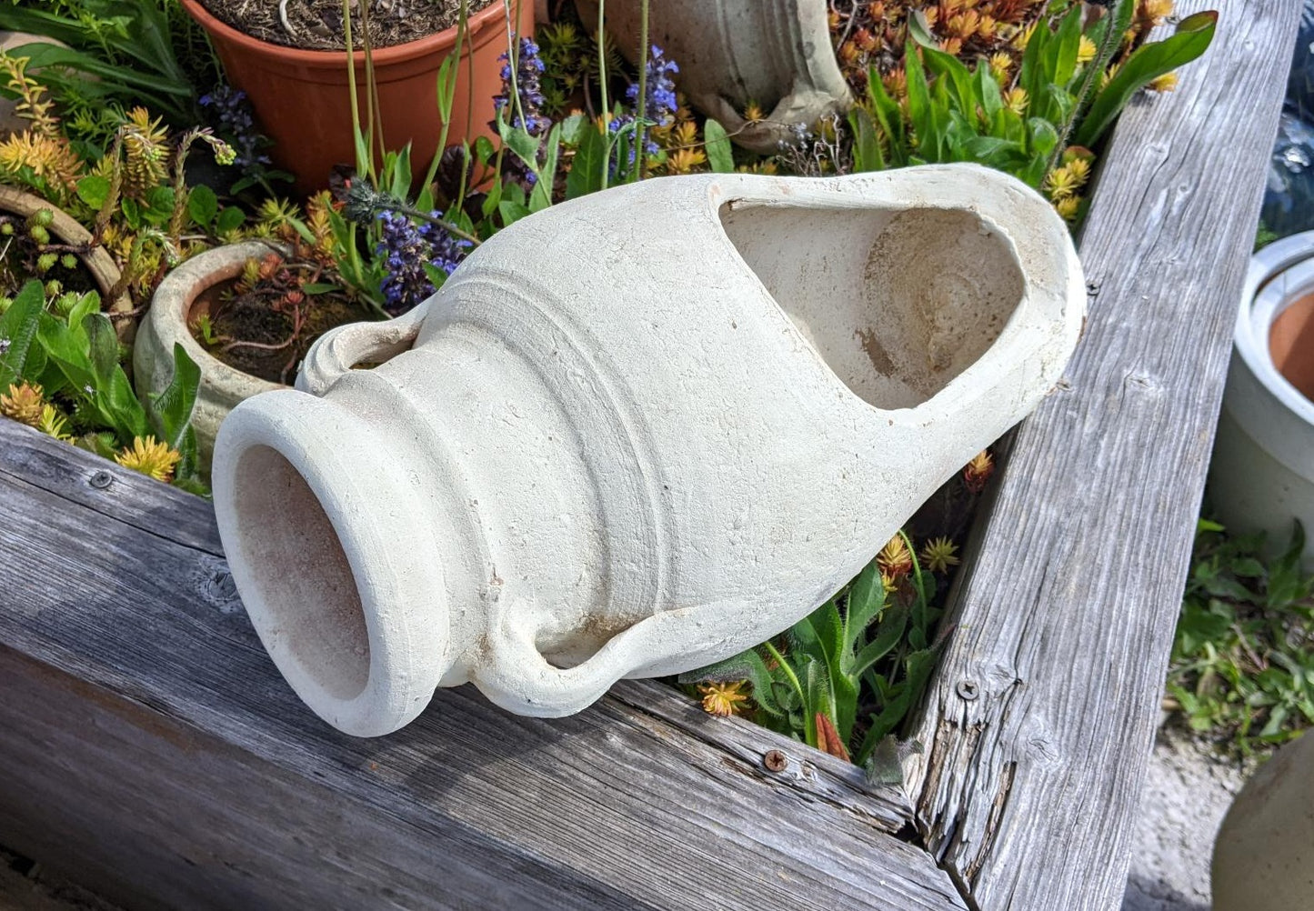 NEU !! B-Ware !! Schöne rustikale Liegeamphore ca. 36 cm lang aus Terracotta