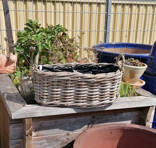 Aktion !! Ovaler Pflanzkasten Breite ca. 42 cm breit und ca. 21 cm tief aus Rattan - Naturprodukt