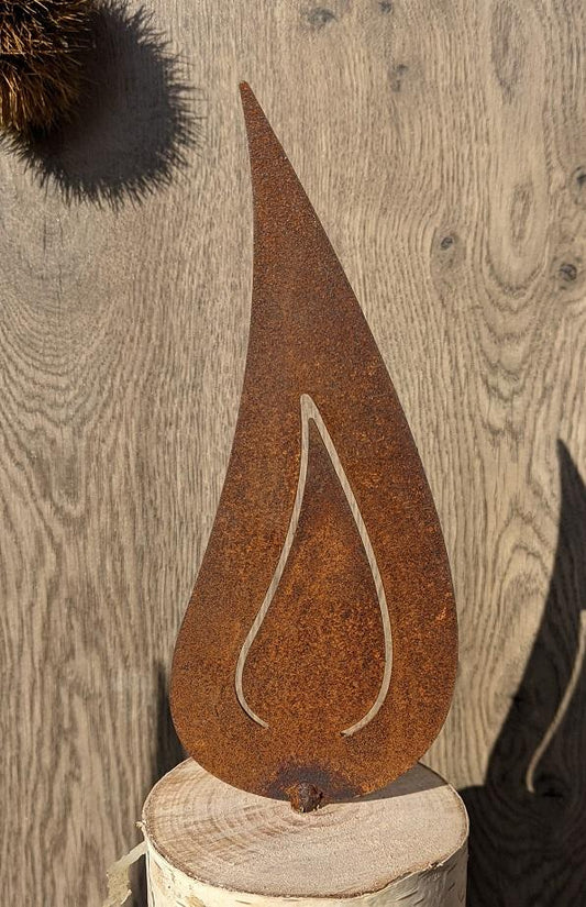 Flamme 19 cm hoch aus Metall in Edelrost, Kerze