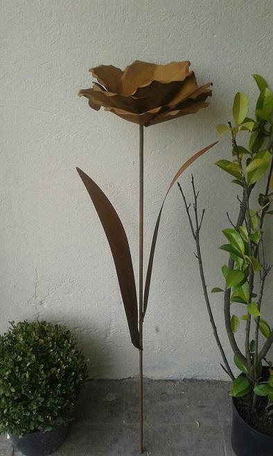 Gartenstecker Blüte auf Stab, ca. 100 cm hoch aus Metall in Edelrost, Rose