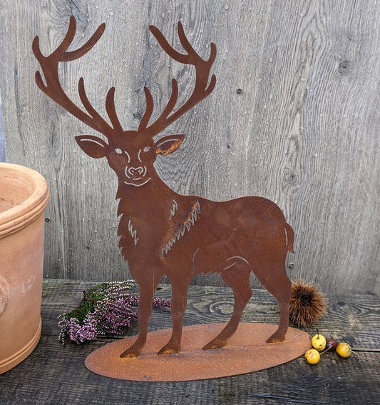 Hirsch ca. 45 cm hoch auf Platte, standfest und robust aus Metall in Edelrost