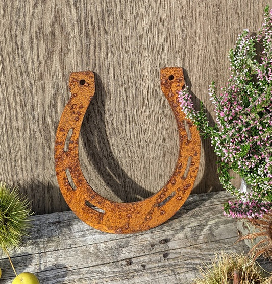 Hufeisen 14 cm hoch aus Metall in Edelrost Glücksbringer