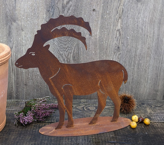 Steinbock ca. 35 cm hoch auf Platte, standfest und robust aus Metall in Edelrost
